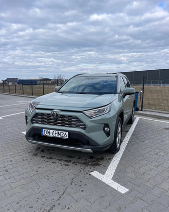 Toyota RAV4 cena 110000 przebieg: 161000, rok produkcji 2020 z Kleczew małe 121